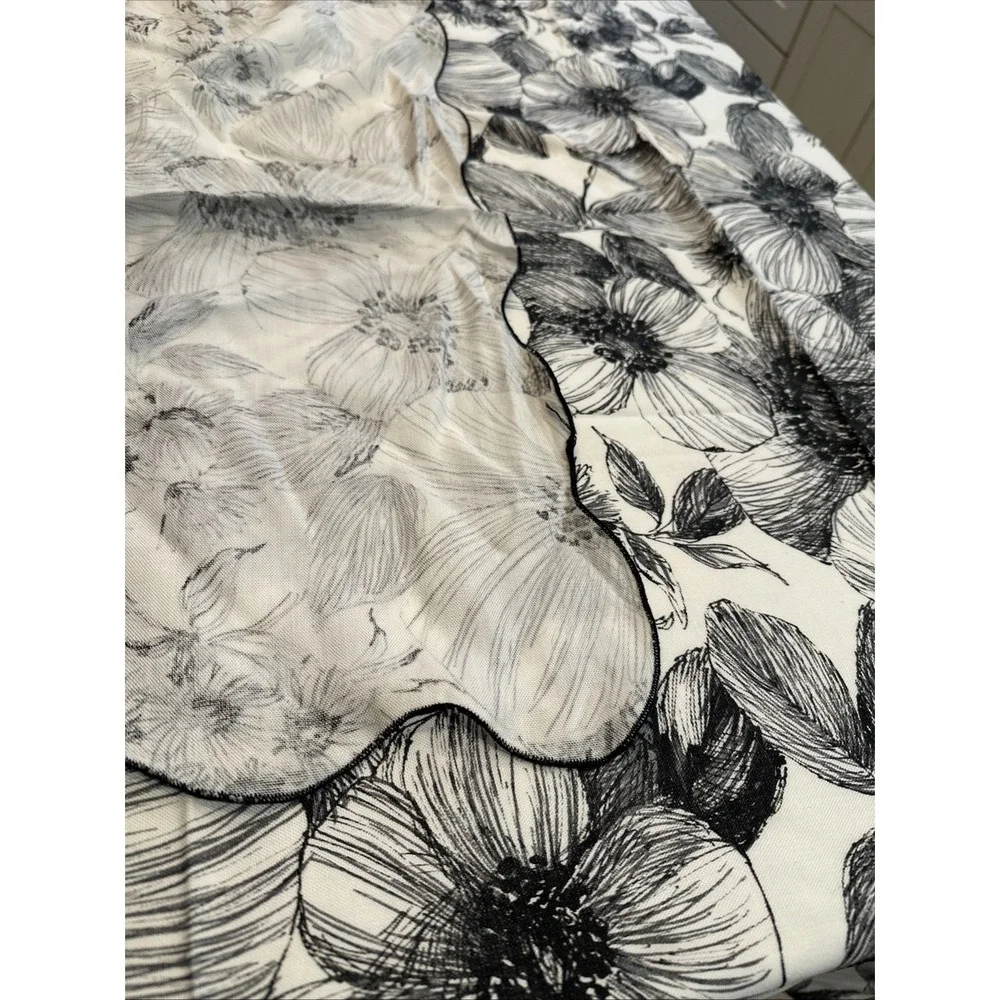 Black And White floral tablecloth Poppy 50 x 52 Scalloped Edge